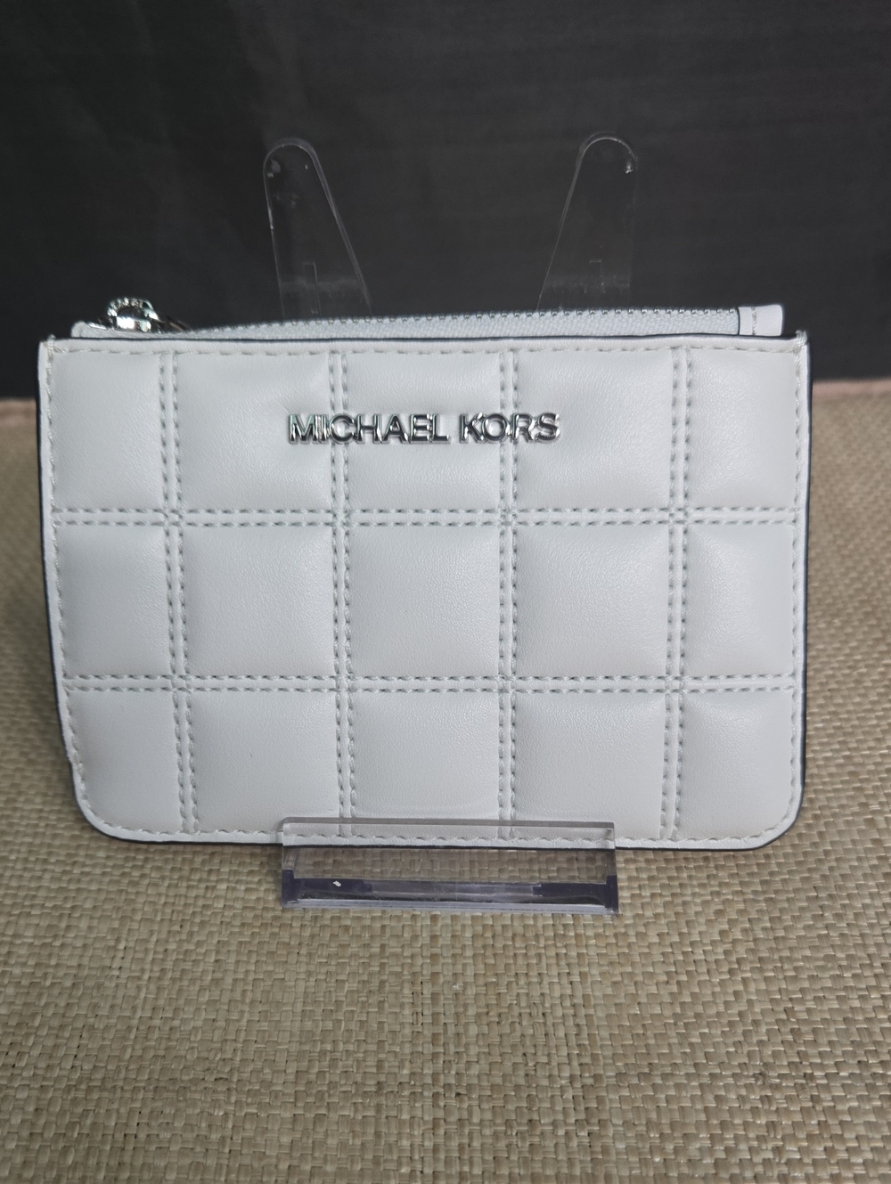 $228 Retail Michael Kors Jet Set Travel White Quilted Card Holder Keychain